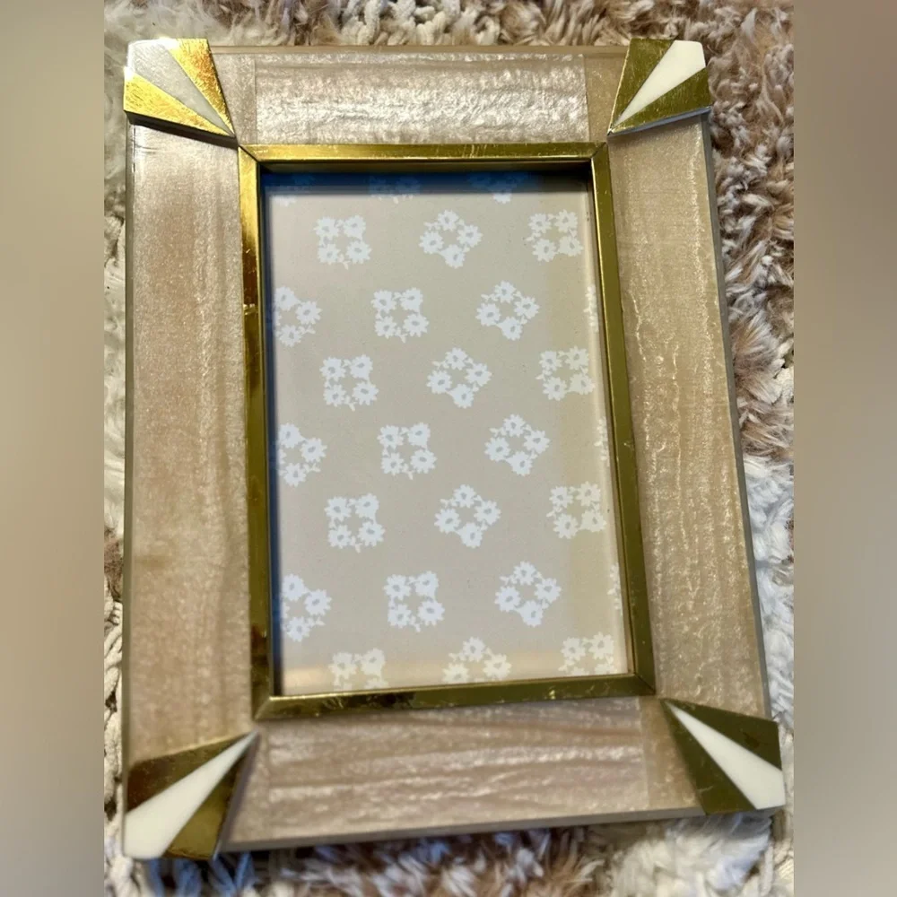 RARE Anthropologie NWT Zelda Frame 4x6